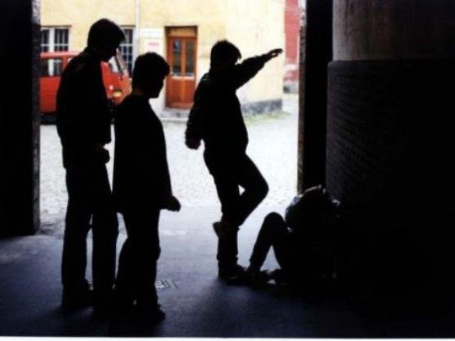 Firenze, ragazzino di 16 anni aggredito dalla baby gang fuori dalla scuola