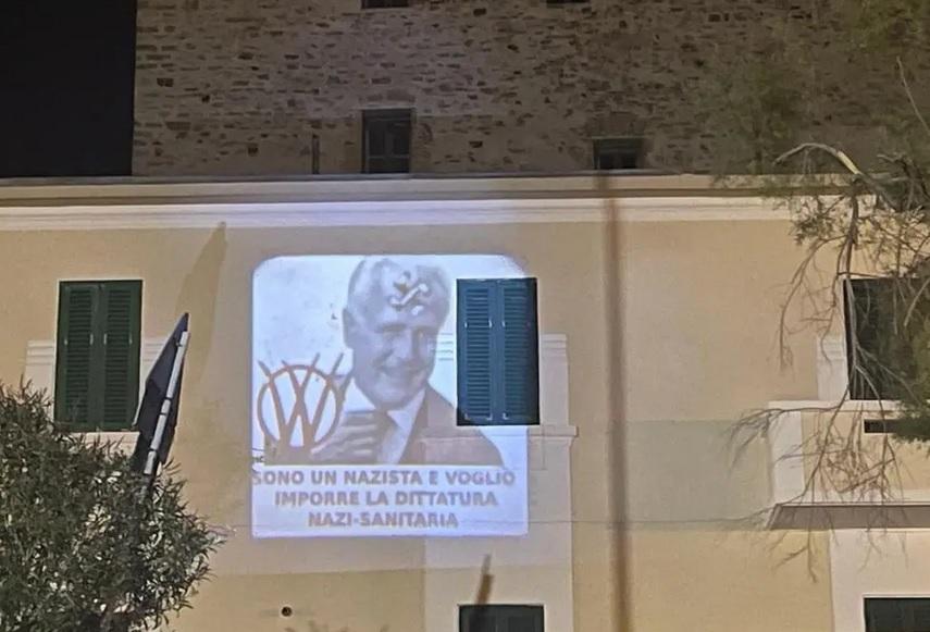 Piombino, Giani e Meloni con le svastiche: blitz no vax alla vigilia della manifestazione