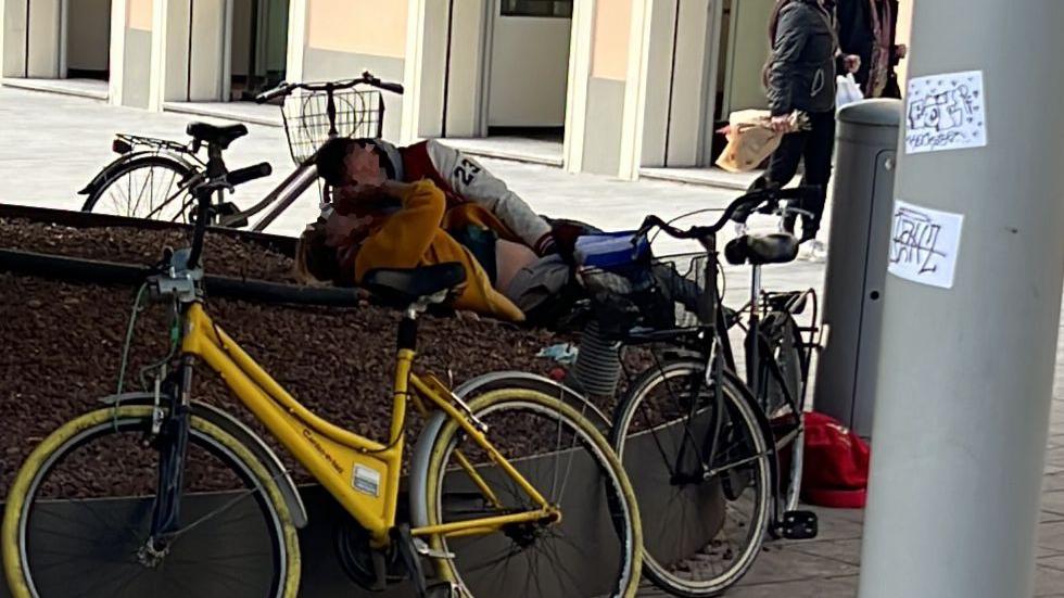 Modena Fanno sesso in piazza Mazzini