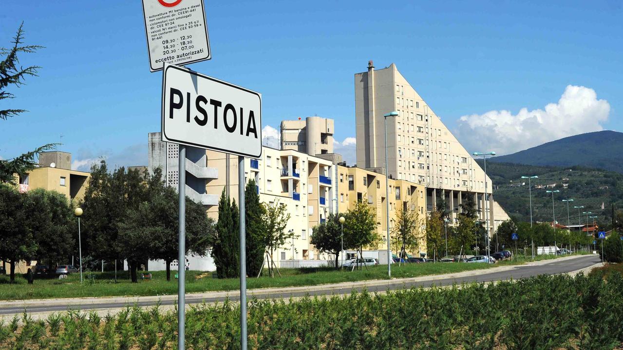 Pistoia, la sfrattano da casa a 83 anni in carrozzella e con l’ossigeno
