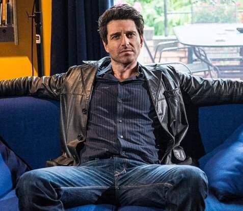 Morelli protagonista a Ferrara: «Racconto me stesso con ironia» 