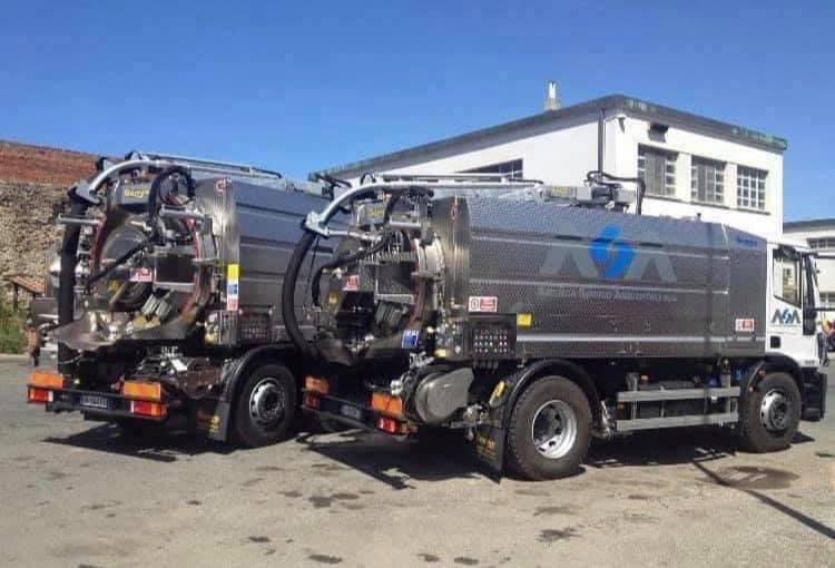 
	I mezzi di Asa, la societ&agrave; che si occupa del servizio idrico e del gas sul territorio. A finire nel mirino dell&rsquo;azienda sono nove dipendenti del servizio fognature

