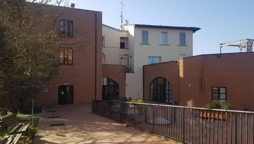 La casa di riposo Del Campana Guazzesi al centro del dibattito tra il Comune e il comitato creato per salvare la struttura sommersa dai debiti