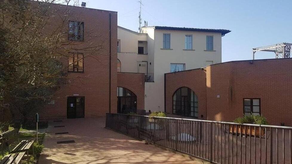 La casa di riposo Del Campana Guazzesi al centro del dibattito tra il Comune e il comitato creato per salvare la struttura sommersa dai debiti