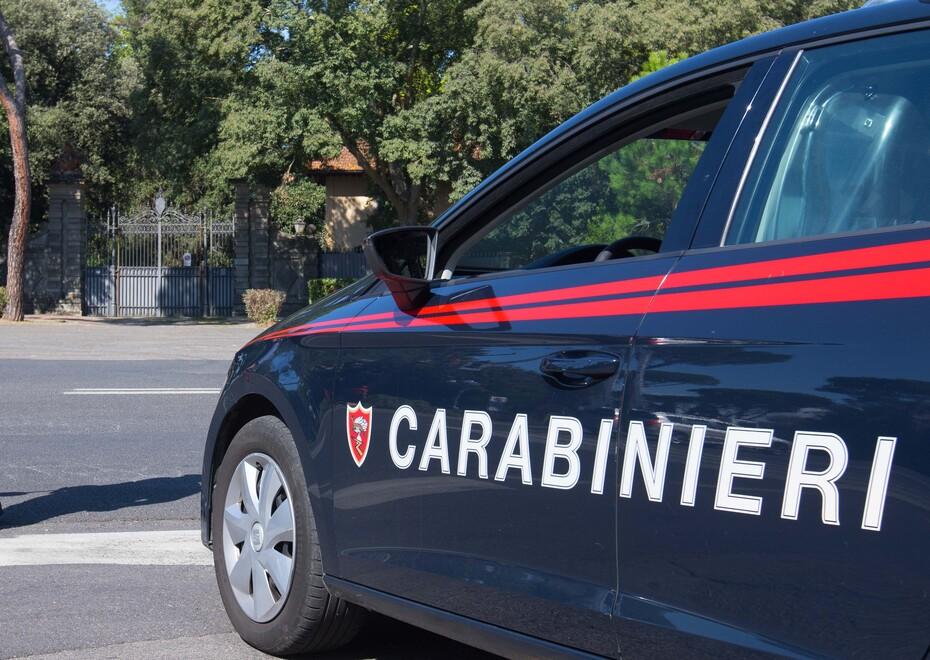 Pisa, palpeggia la madre di 83 anni: arrestato per violenza sessuale