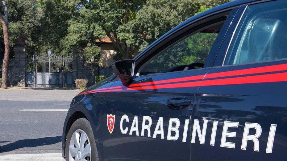 Pisa, palpeggia la madre di 83 anni: arrestato per violenza sessuale