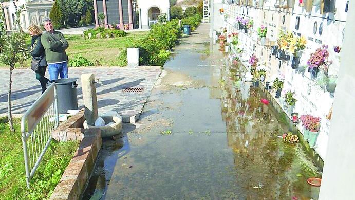 Loculi nel cimitero di Bosa
