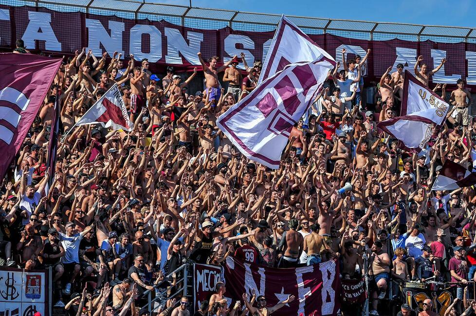 C’è Livorno-Arezzo, una sfida tra big. I tifosi: «Venite tutti allo stadio»
