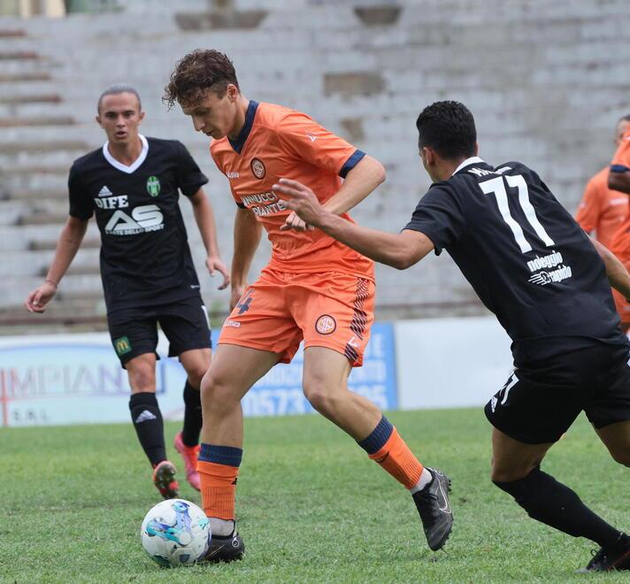 Gianmarco Di Biase nel derby di Coppa Italia contro l’Aglianese (foto Nucci)