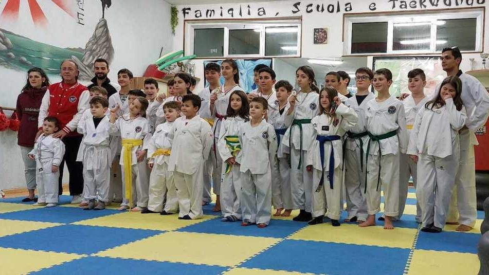 Gli allievi del Centro Taekwondo che hanno gareggiato in Umbria