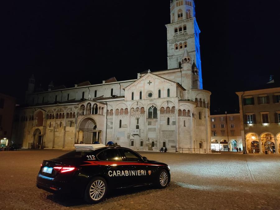 Modena. Fermato in corso Duomo con la cocaina, aggredisce i carabinieri: arrestato