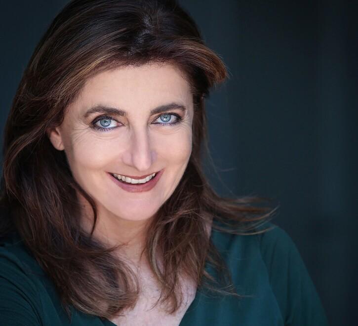 Francesca Reggiani: «Pensavo di essere un’attrice drammatica. Poi la tv mi ha cambiata»