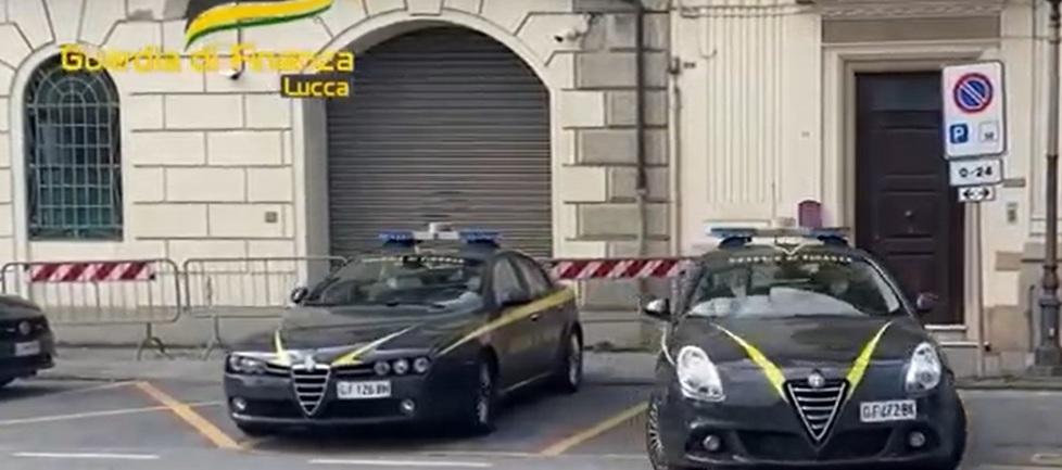 La sede della guardia di finanza a Viareggio
