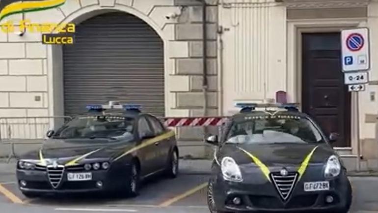 La sede della guardia di finanza a Viareggio