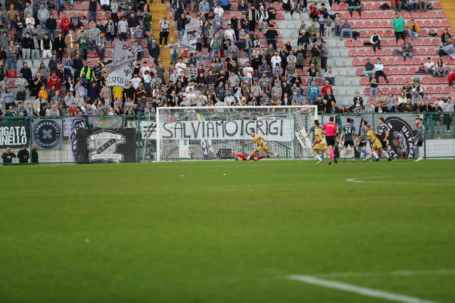 Lucchese vittoria di corto muso: Rizzo Pinna segna, Cucchietti salva 