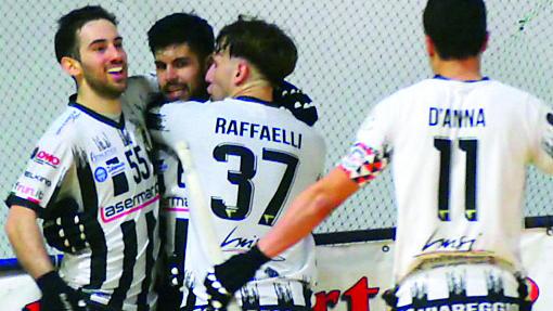 II Centro sembra rinato: poker al Monza e salvezza riaperta