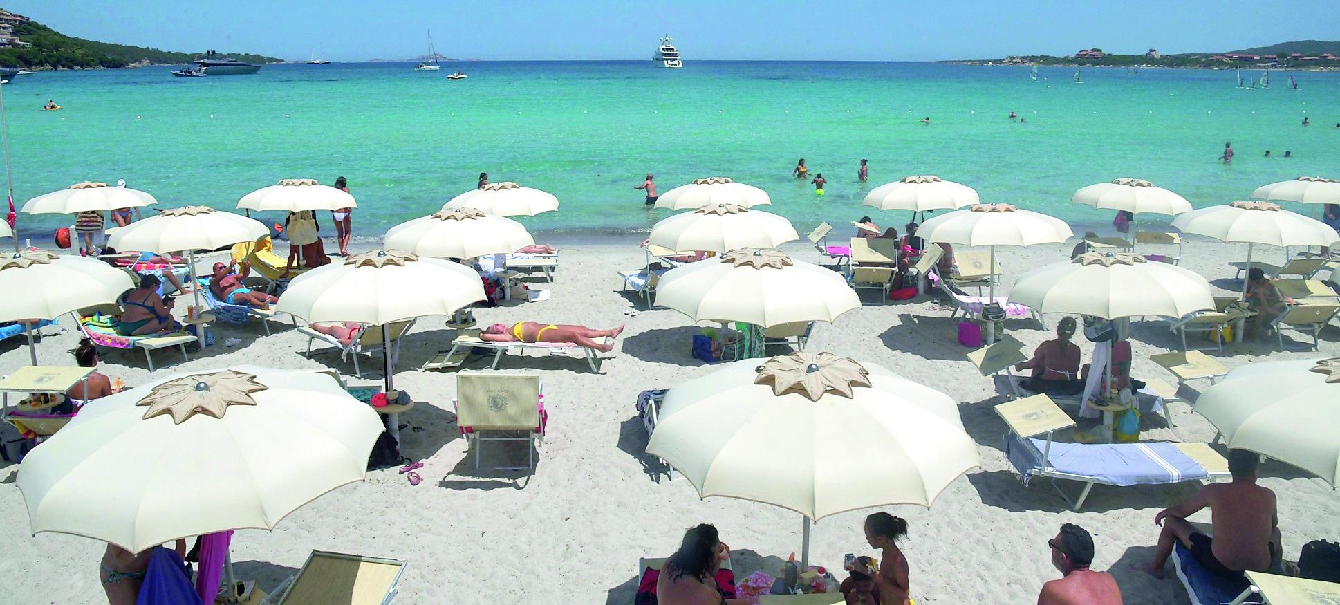 Balneari in guerra, l’Adiconsum: «Insistono ancora per difendere i loro privilegi» 