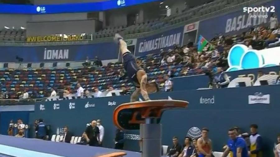 Nicola Bartolini durante uno degli esercizi svolti oggi al volteggio a Baku
