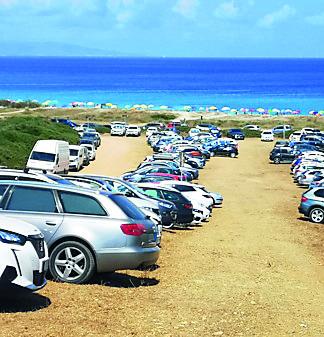 Stintino dice stop al parcheggio selvaggio davanti alle dune