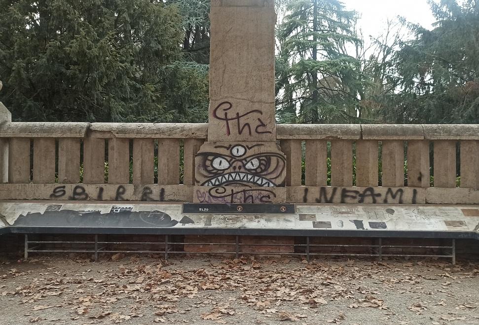 Basta degrado al monumento dei Concordi