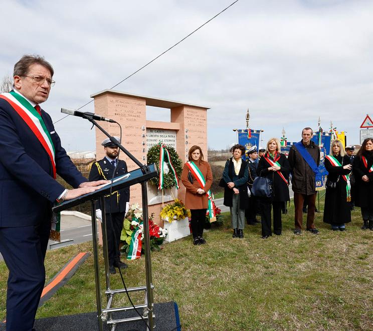 Modena. Commemorazione a Navicello, l’abbraccio della città alle vittime 
