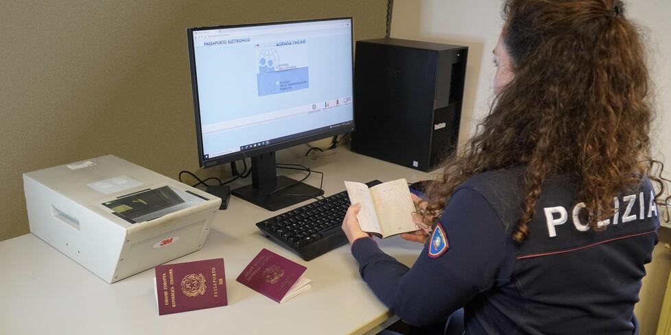 Ferrara, open day in Questura per aver prima il passaporto on line