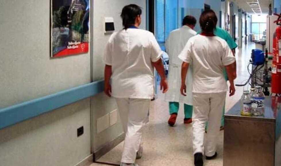 Aoup di Pisa, infermieri allo stremo: «Siamo spostati come pacchi» 