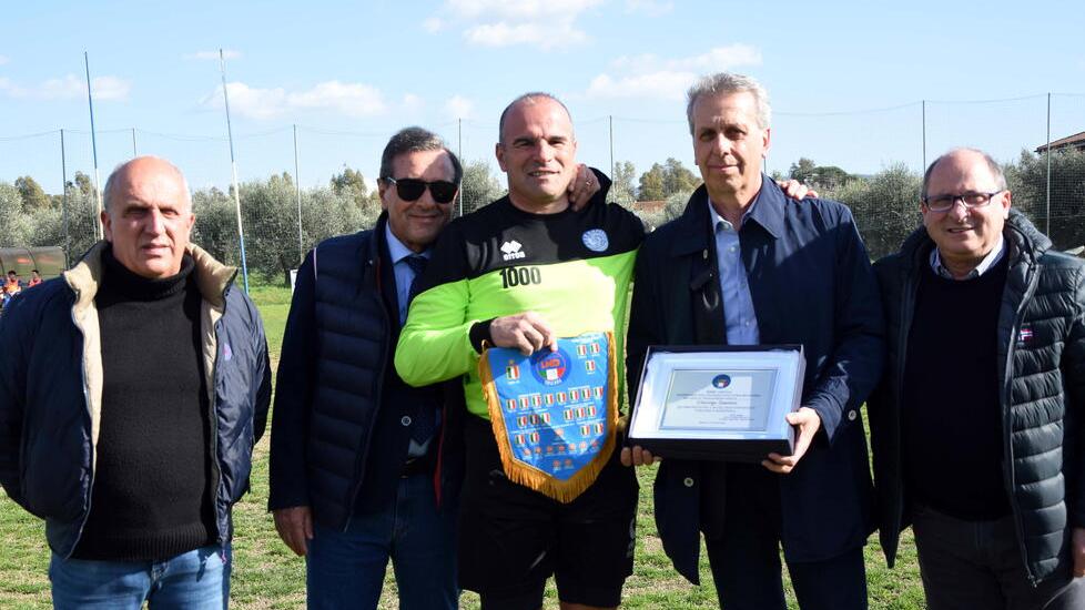 Vincenzo Sabatini diventa leggenda: a 53 anni in porta per la gara numero 1.000 (e para un rigore)