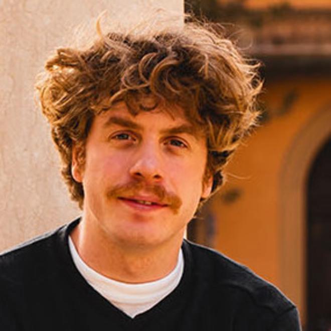 Lodo Guenzi fa tappa al teatro Tagliavini