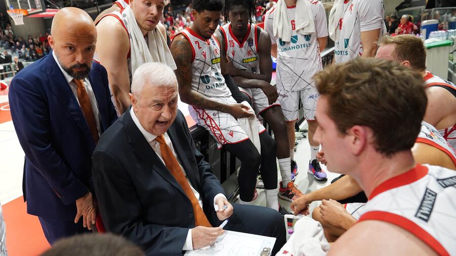 Esulta il coach Sakota «Una grande difesa ha fatto la differenza»