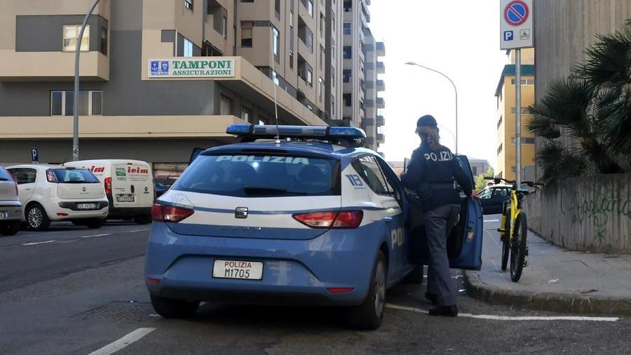 La polizia in via Carducci