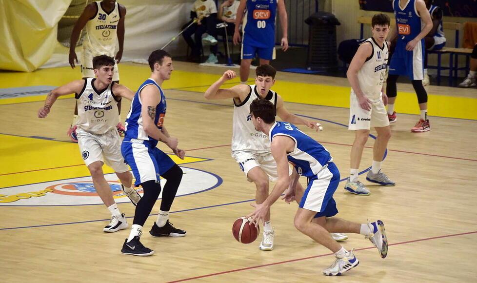 Una super Coppa Carnevale: spalti gremiti e gran tifo 