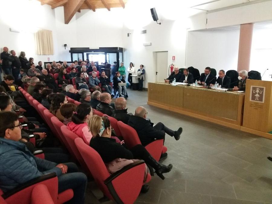 
	Un momento dell'assemblea per la sanit&agrave; che si &egrave; svolta a Samugheo


