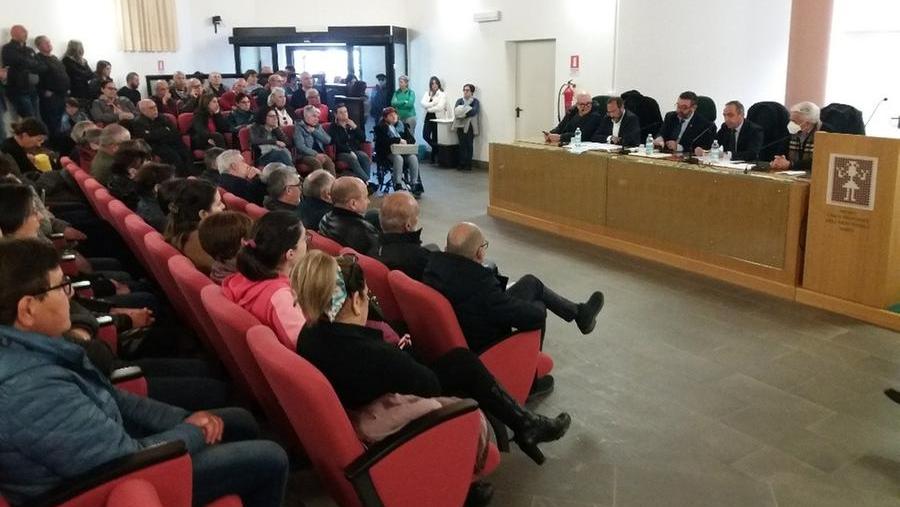 Un momento dell'assemblea per la sanità che si è svolta a Samugheo