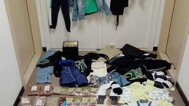 Pisa, appartamento trasformato in deposito della ricettazione