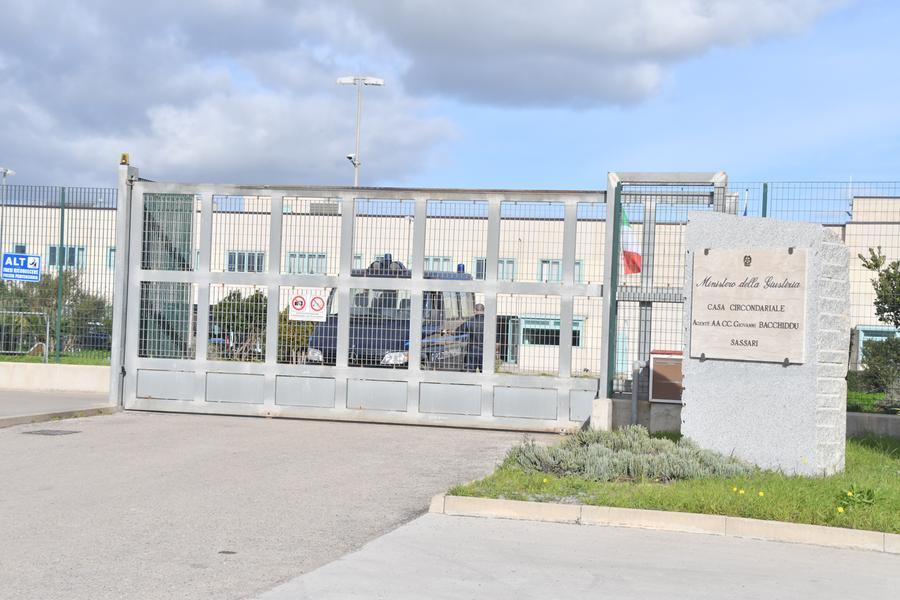 Sassari, detenuta salvata cinque volte in pochi giorni a Bancali