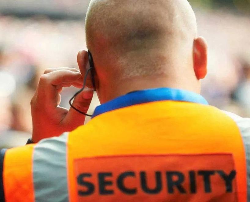 Porto Torres, mamma disabile fermata dalla security mentre filma l’esibizione della figlia 