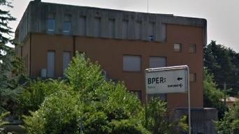 Castelvetro «Una vittoria a metà La nostra filiale chiude ma resta il bancomat»