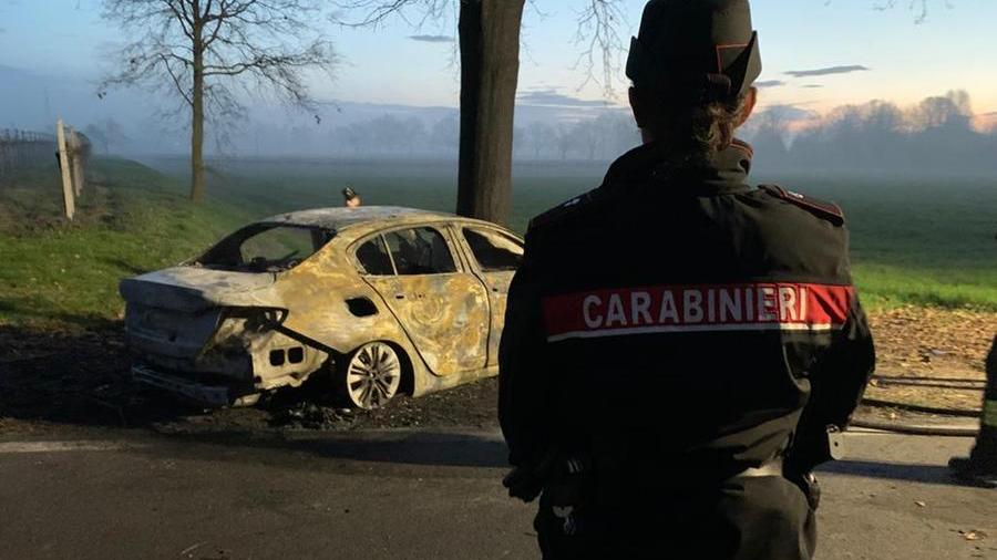 Scandiano, sbanda e muore nell’auto in fiamme