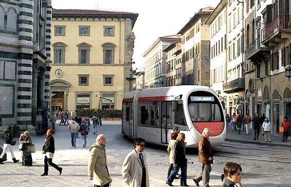 Tramvia a Firenze, l'assessore Del Re rilancia: «Arrivi anche al Duomo»