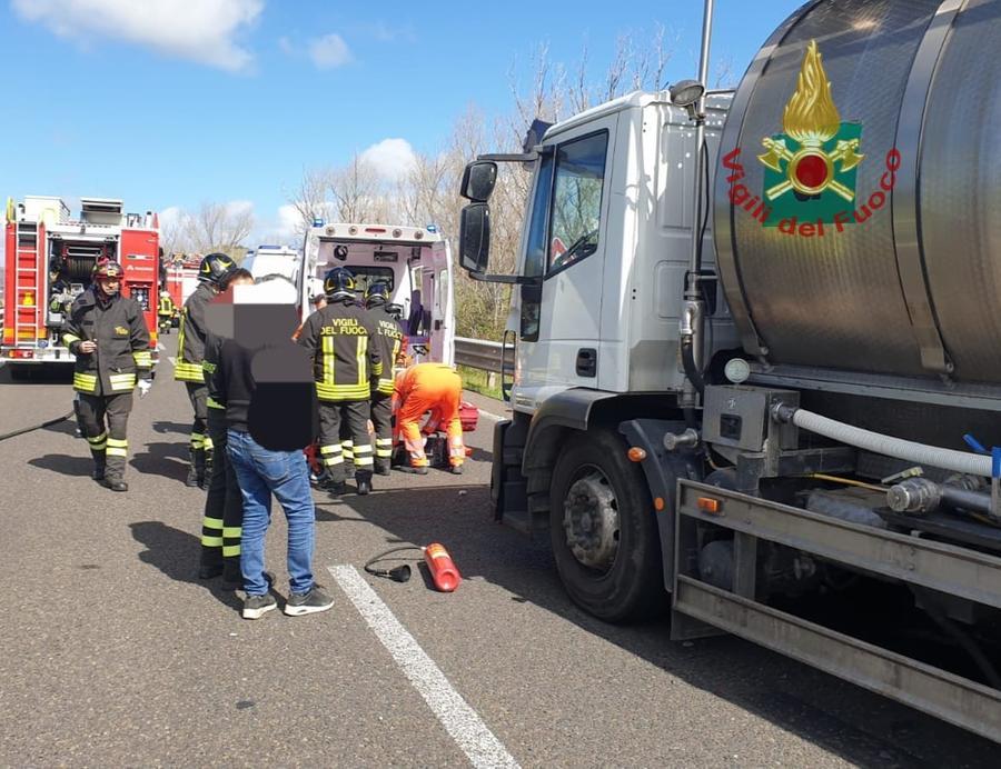 Bonorva, tamponamento sulla 131: 77enne in gravi condizioni trasportato a Sassari