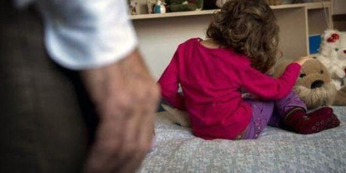 Olbia, abusi e botte dal patrigno