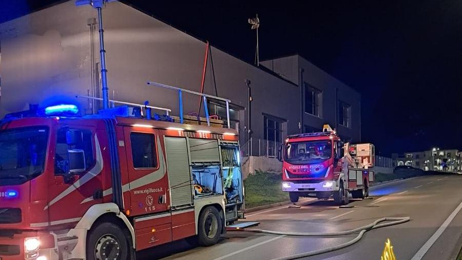 Olbia, fiamme nelle cucine di un ristorante: danni ma nessun ferito