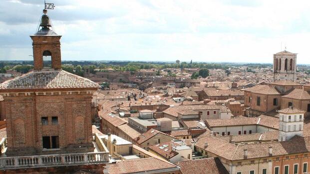 In centro a Ferrara un garage può costare anche 70mila euro