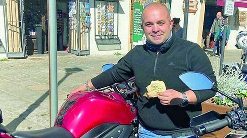 Volterra, motociclista morto a 50 anni: indagato l’autista. Una domenica di divertimento finita in tragedia