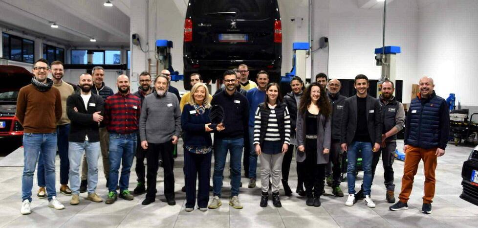 Massa, un anno fa l’incendio: «Ecco come è rinata la concessionaria Fratelli Nani»