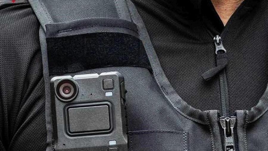 Ferrara, nuovi strumenti per la sicurezza della polizia. Lodi: “Basta agenti feriti in servizio”