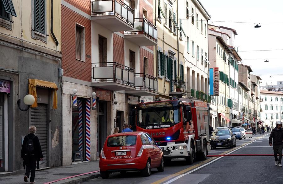
	I vigili del fuoco in via Garibaldi (foto d'archivio)

