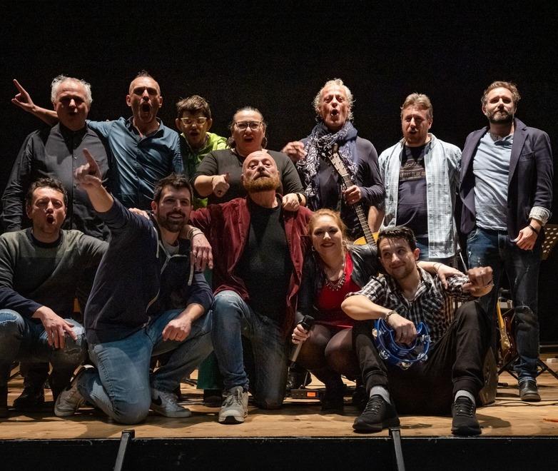 Marano. La serata per “Coda” Il teatro si riempie per ricordare il fotografo del paese 