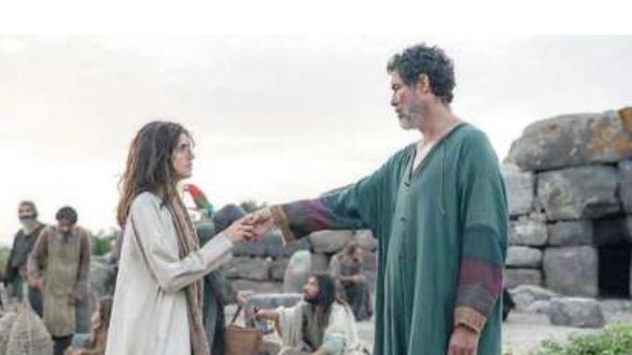 Benedetta Porcaroli e Alessandro Gassman nel film "Il Vangelo secondo Maria"